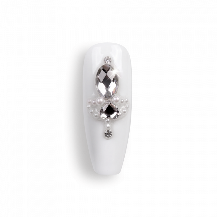 Strasszkő - 0019:Fedezd fel a különleges műköröm díszek világát, ahol a részletek valóban...