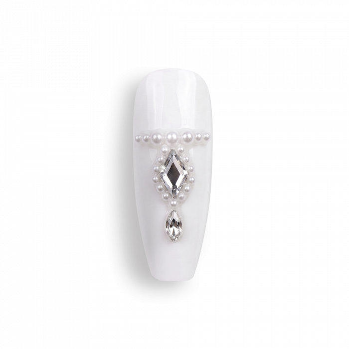 Strasszkő - 0029:Fedezd fel a különleges műköröm díszek világát, ahol a részletek valóban...