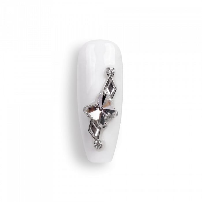 Strasszkő - 0044:Fedezd fel a különleges műköröm díszek világát, ahol a részletek valóban...