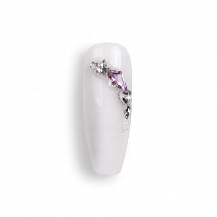 Strasszkő - 0063:Fedezd fel a különleges műköröm díszek világát, ahol a részletek valóban...