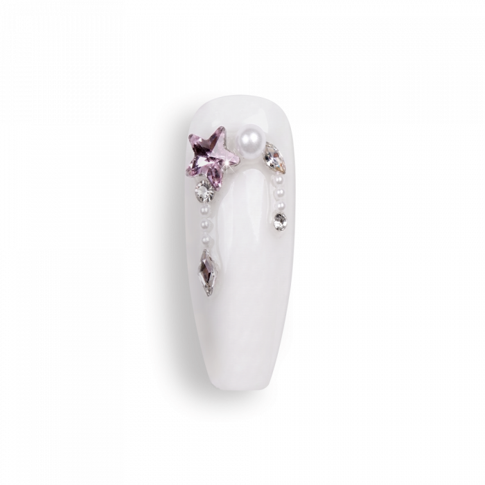 Strasszkő - 0065:Fedezd fel a különleges műköröm díszek világát, ahol a részletek valóban...