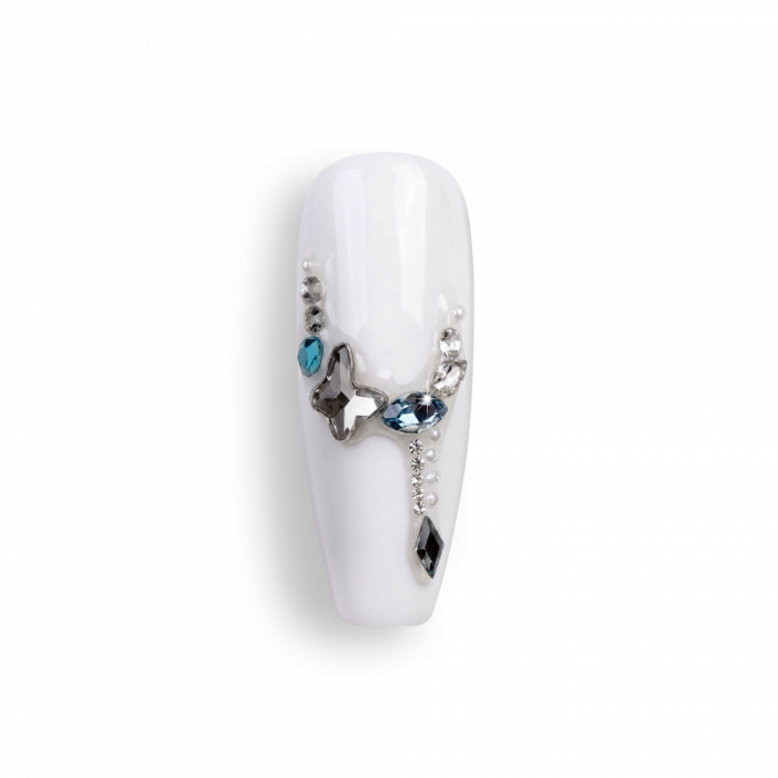 Strasszkő - 0067:Fedezd fel a különleges műköröm díszek világát, ahol a részletek valóban...