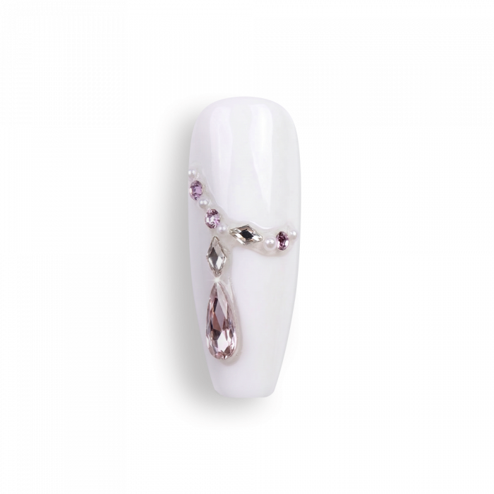 Strasszkő - 0077:Fedezd fel a különleges műköröm díszek világát, ahol a részletek valóban...