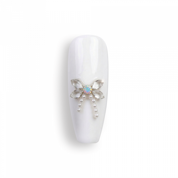 Strasszkő - 0095:Fedezd fel a különleges műköröm díszek világát, ahol a részletek valóban...